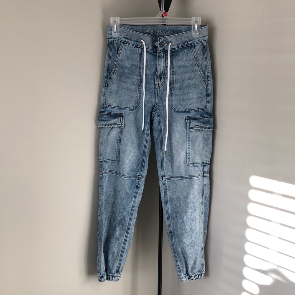 Women’s American Eagle Outfitters Joggers Light Wash